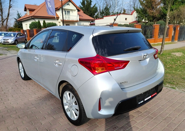 Toyota Auris cena 49900 przebieg: 98273, rok produkcji 2015 z Mikstat małe 352